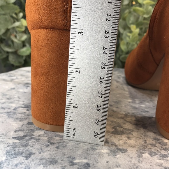Fioni Suzy Camel Faux Suede Round Toe Zip Boots 9”H, 3”Heels WMS 8M🧡NWT&NIB🧡 - Picture 5 of 12
